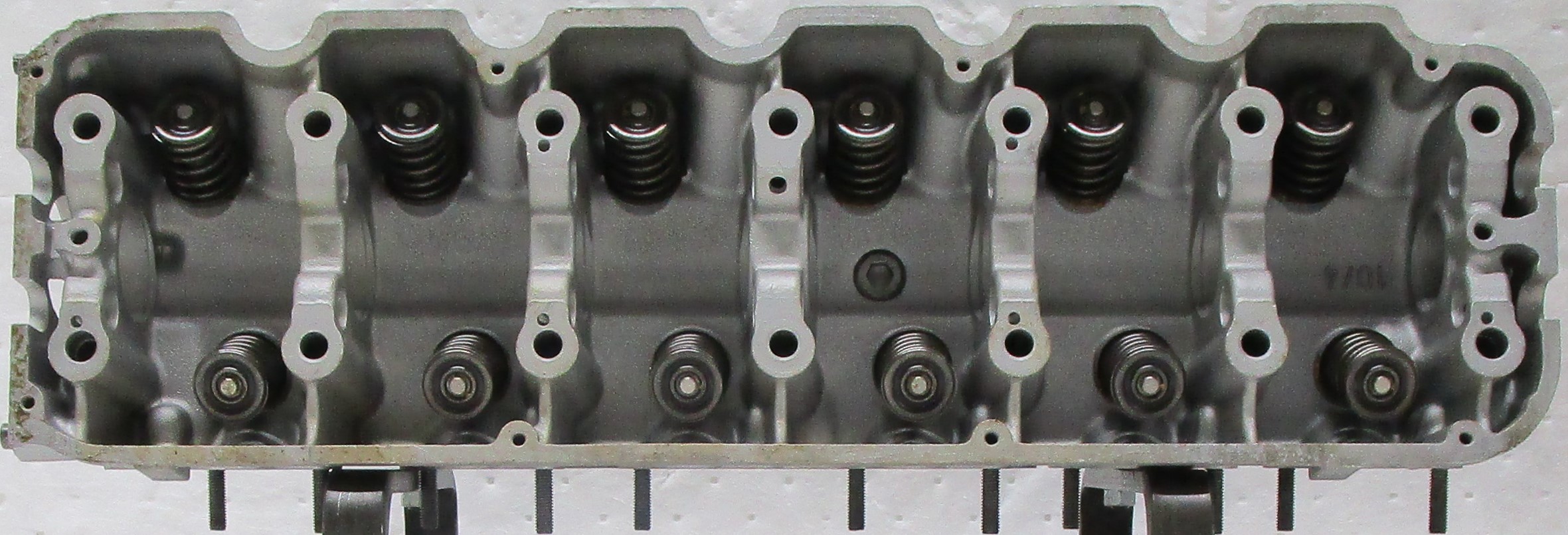 1982-1987 BMW 325, 528E L6, 2.7L / 164 CID SOHC 12 Valve - Casting # 1264200 Eng Code : M20B27 Reconditioned Cylinder Head With Valves and Springs WO / Cams ($100 Core Charge )
