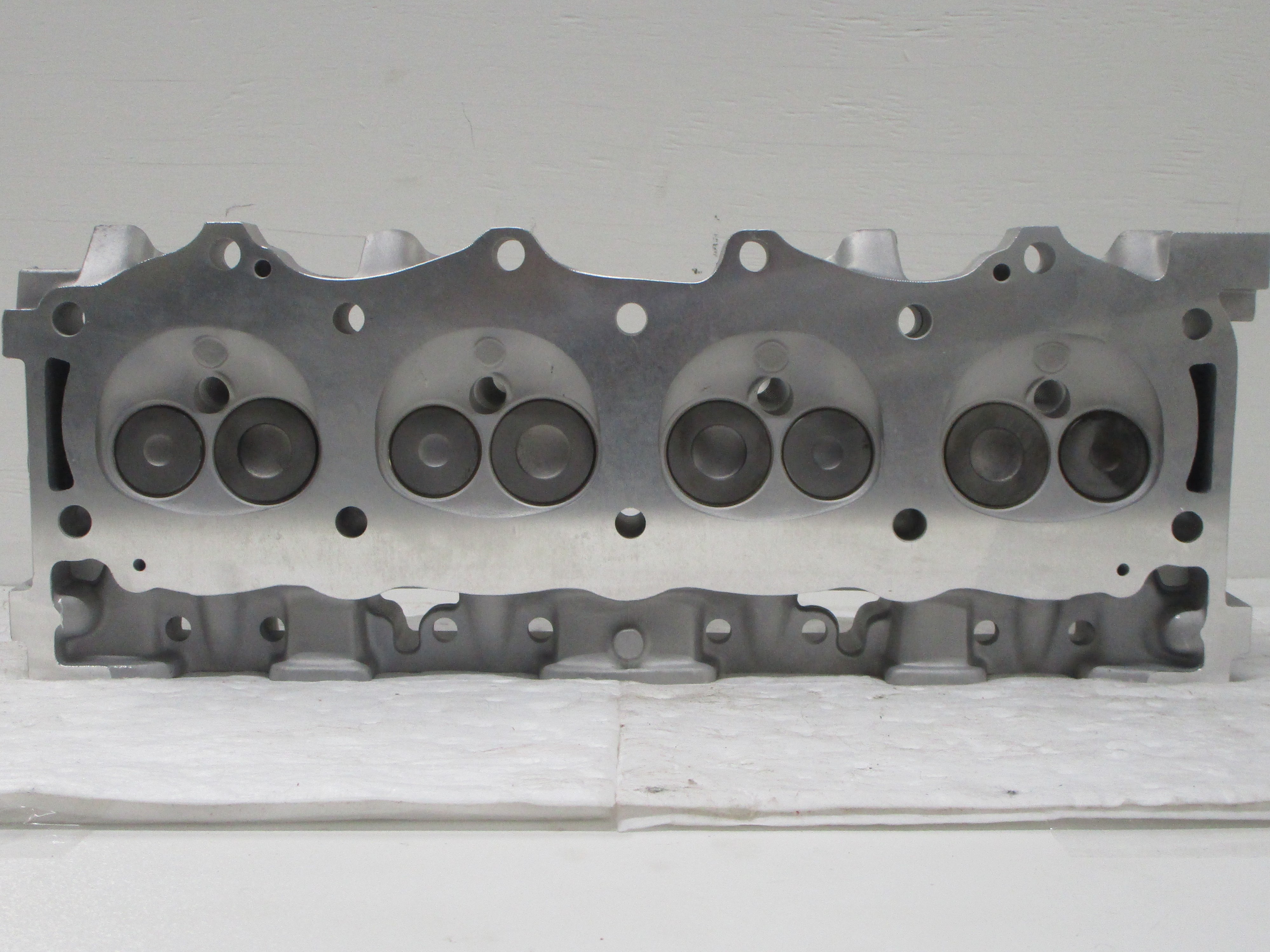93 +  Land Rover , Discovery, Range Rover 3.5L/V8 Reconditioned Cylinder Head W/V&amp;S ($100 Core Charge)